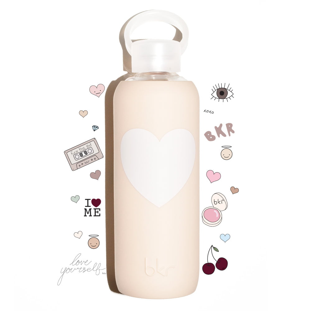 Reusable glass and silicone water bottles in opaque linen with seashell white heart.