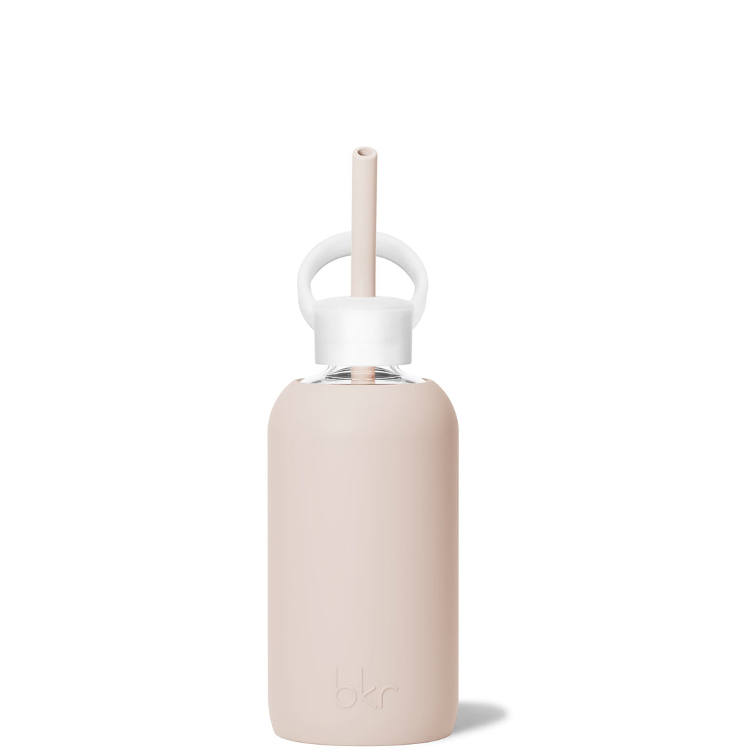 bkr Bottle Sip Kit: Glass + silicone water bottle + Silicone Straw + Straw Cap: 16oz DOE & THE MORNING CAPPUCCINO - LITTLE BOTTLE SIP KIT 500ML (16OZ)