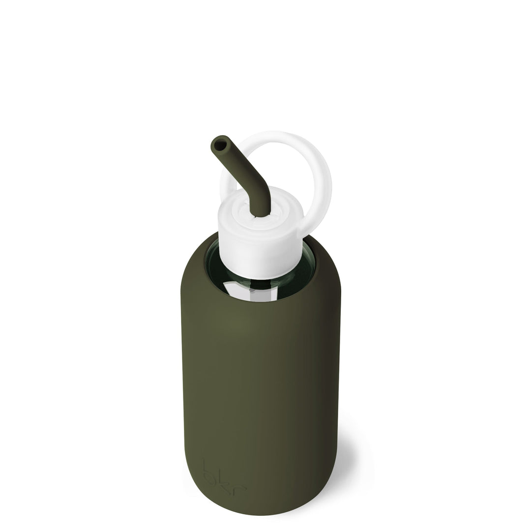 bkr Bottle Sip Kit: Glass + silicone water bottle + Silicone Straw + Straw Cap: 16oz OLIVE & THE MARTINI & MANI - LITTLE BOTTLE SIP KIT 500ML (16 OZ)