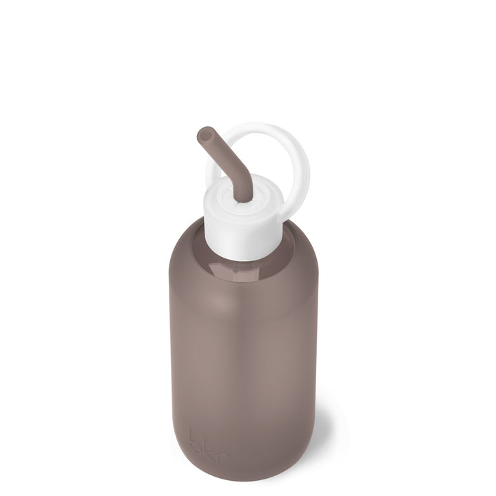bkr Bottle Sip Kit: Glass + silicone water bottle + Silicone Straw + Straw Cap: 16oz PORTER & THE WARM EMBRACE - LITTLE BOTTLE SIP KIT 500ML (16OZ)