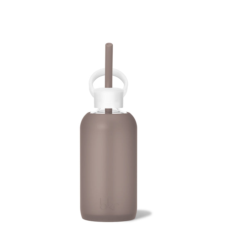 bkr Bottle Sip Kit: Glass + silicone water bottle + Silicone Straw + Straw Cap: 16oz PORTER & THE WARM EMBRACE - LITTLE BOTTLE SIP KIT 500ML (16OZ)