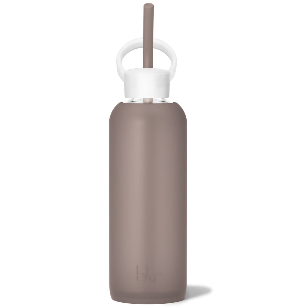 bkr Bottle Sip Kit: Glass + silicone water bottle + Silicone Straw + Straw Cap: 22oz PORTER & THE WARM EMBRACE - DEMI BOTTLE SIP KIT 650ML (22OZ)