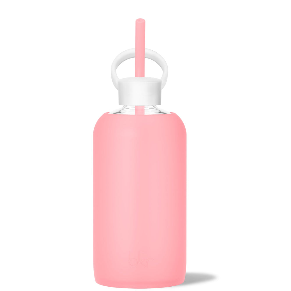 bkr Bottle Sip Kit: Glass + silicone water bottle + Silicone Straw + Straw Cap: 32oz ROSE & THE LEMONADE STAND - BIG BOTTLE SIP KIT 1L (32OZ)