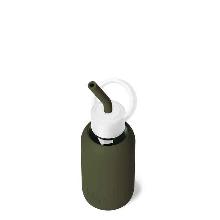 bkr Bottle Sip Kit: Glass + silicone water bottle + Silicone Straw + Straw Cap: 8oz OLIVE & THE MARTINI & MANI - TEENY BOTTLE SIP KIT 250ML (8 OZ)