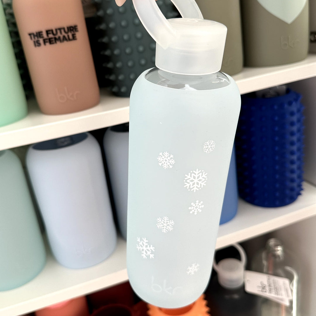 bkr Glass Water Bottle: 16oz ASTRID SNOW DAY LITTLE BOTTLE 500ML (16OZ)