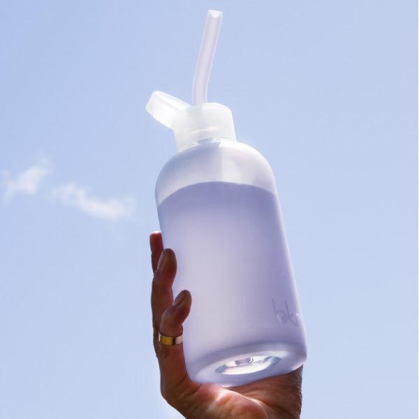 bkr Sip Kit: Silicone Straw + Cap + Glass Water Bottle: 16oz DREAM & THE SOCIALITE VIOLETS SIP KIT 500ML (16 OZ)