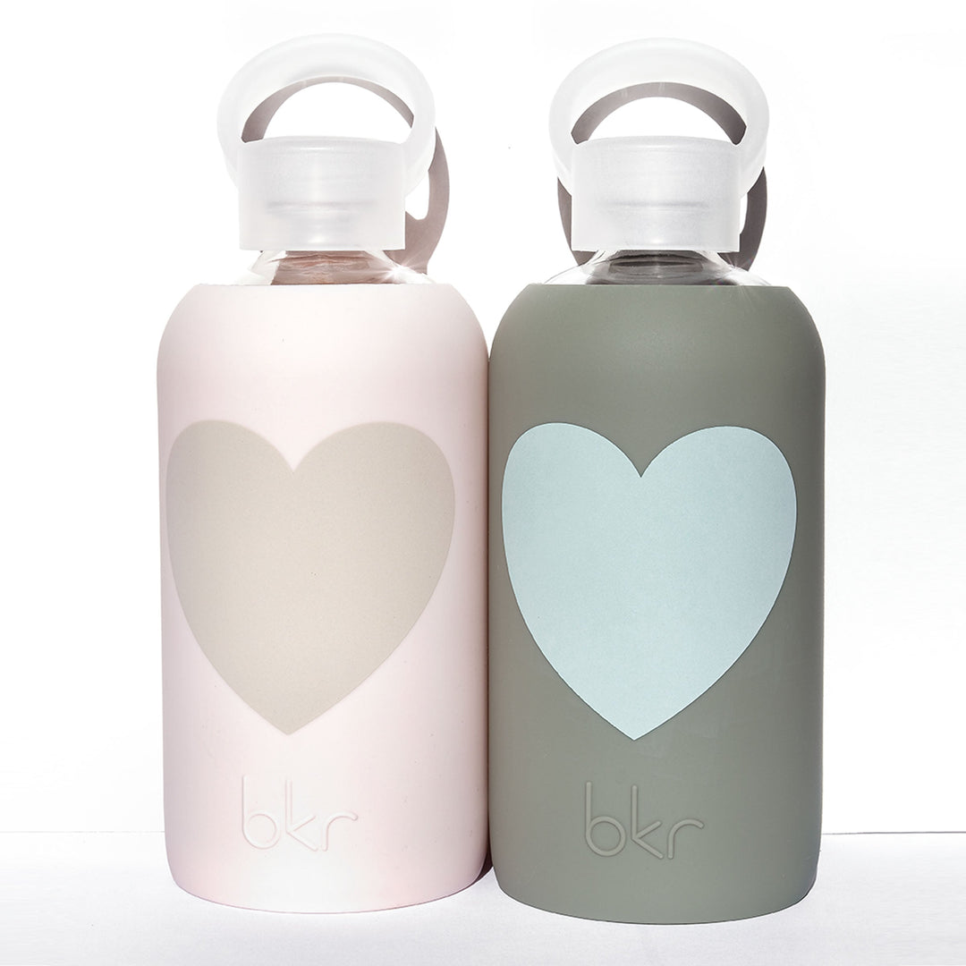 bkr Glass Water Bottle: 32oz ASPEN LOVE HEART 1L (32 OZ)